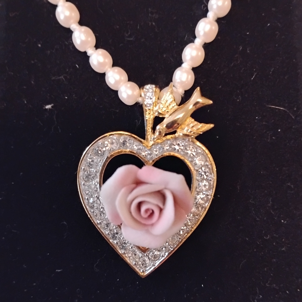 The Franklin Mint CAPODIMONTE Blushing Rose Pendant Necklace - MOTHER'S DAY!!!